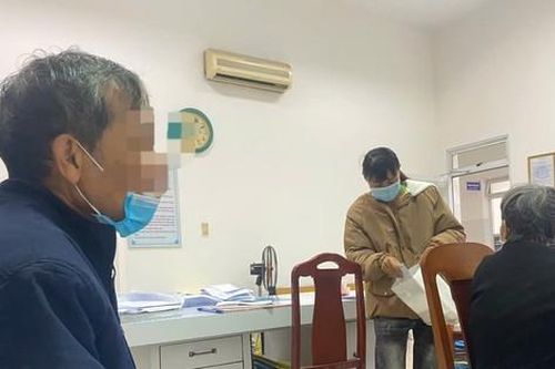 Chạy cả trăm cây số từ Quảng Nam ra Đà Nẵng xin sửa tên bệnh chỉ vì... thừa mở ngoặc