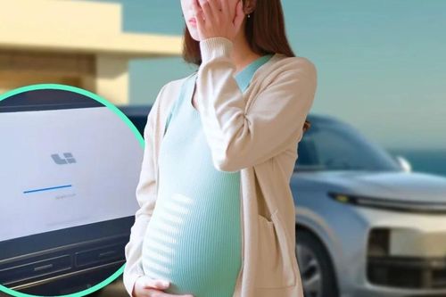 Thai phụ chuyển dạ 'điêu đứng' vì chồng bấm nhầm nút trên ô tô