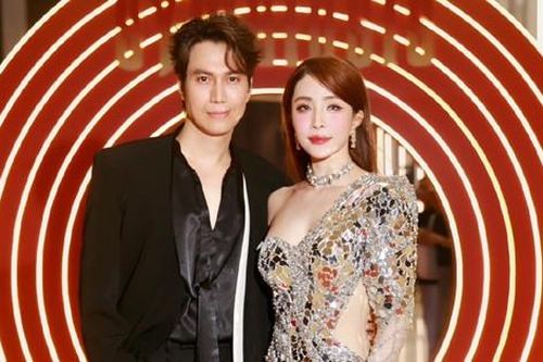 Thu Quỳnh là mẹ 2 con vẫn sexy, Quỳnh Nga quấn quýt bên Việt Anh