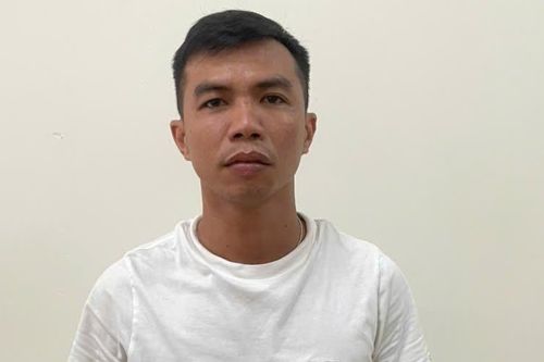 Vợ mâu thuẫn trên mạng, chồng vác dao đuổi chém 'đối thủ'