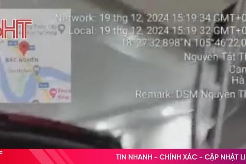 Xe đầu kéo mất lái lao thẳng vào nhà dân ở Hà Tĩnh