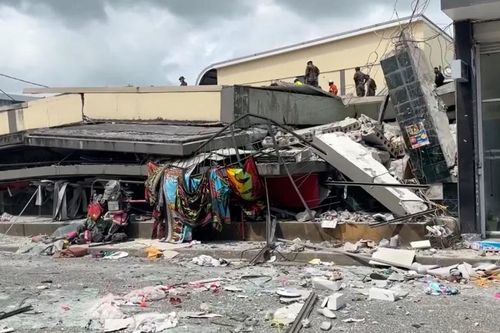 Người dân Vanuatu sống trong lều vì sợ hãi sau trận động đất kinh hoàng