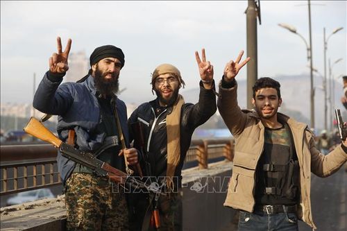 Bí ẩn nguồn tài chính và vũ khí của lực lượng HTS Syria