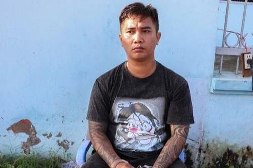 Bắt đối tượng vận chuyển ma túy có súng trên xe ô tô