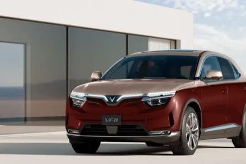 Tầm giá hơn 1 tỷ đồng chọn xe điện VF 8 hay xe hybrid Honda CR-V e: HEV RS?