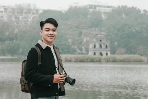 Á quân Giọng hát hay Hà Nội 2024 Đinh Xuân Đạt ra MV đầu tay về vẻ đẹp Hà Nội