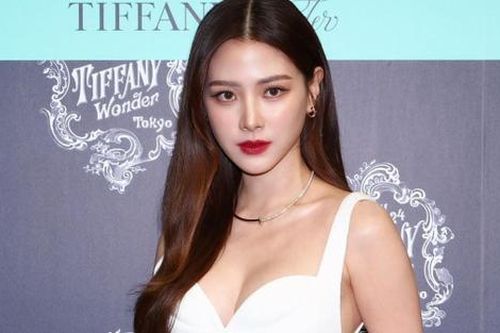 Baifern Pimchanok thoát mác 'nữ hoàng phim rác'