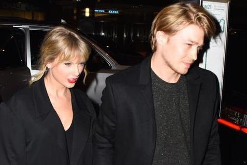 Taylor Swift âm thầm 'xóa sổ' hình ảnh người yêu cũ sau khi bị phát hiện