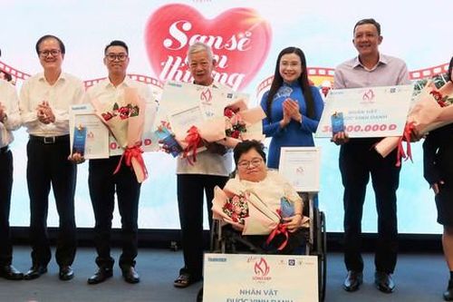 Cuộc thi 'Sống đẹp': Lòng tốt luôn lấp lánh sáng