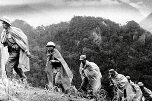 'Chào mẹ con đi để được làm người'
