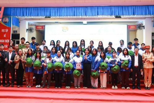 Gần 1.500 đoàn viên thanh niên được tuyên truyền về an toàn giao thông