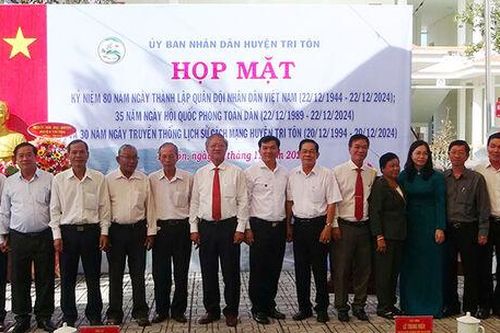 Kỷ niệm 30 năm Ngày truyền thống lịch sử cách mạng huyện Tri Tôn
