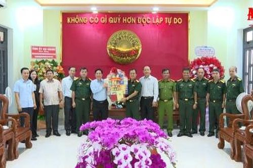Chủ tịch UBND tỉnh An Giang thăm, chúc mừng các đơn vị lực lượng vũ trang