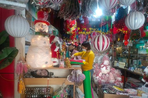 Phong phú dịch vụ, quà tặng mùa Noel