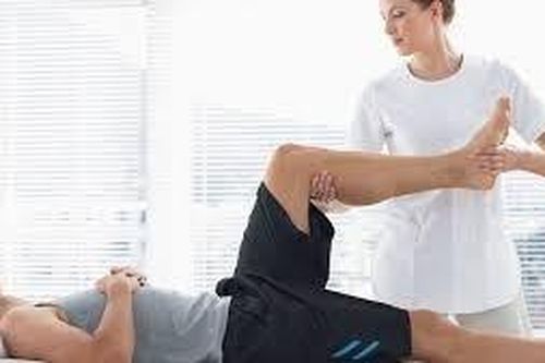 Tập phục hồi chức năng sau khi thay khớp háng lợi ích ra sao?