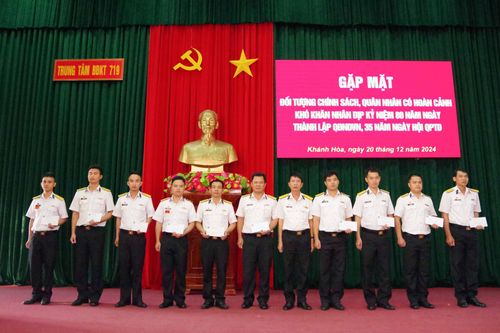 Trung tâm Bảo đảm Kỹ thuật 719: Trao quà cho các quân nhân là thương binh, gia đình có hoàn cảnh khó khăn