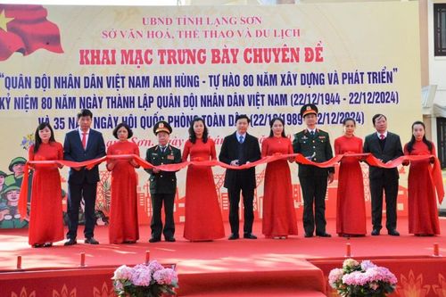 Khai mạc Trưng bày chuyên đề 'Quân đội Việt Nam anh hùng - Tự hào 80 năm xây dựng và phát triển'