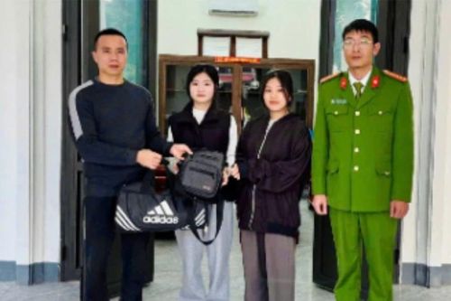 Trả lại 100 triệu đồng cho người đánh rơi