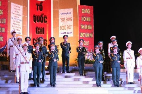 ''Hoa hồng đồng đội'' tưởng nhớ và tri ân các Anh hùng liệt sĩ