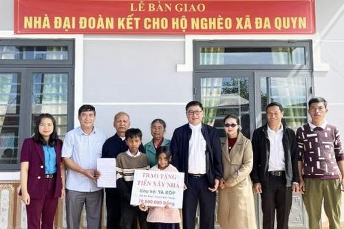 Đức Trọng: Trao nhà Đại đoàn kết cho hộ dân tộc thiểu số vùng sâu