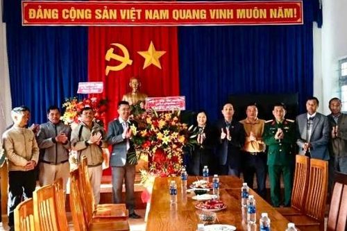 Lãnh đạo huyện Lạc Dương thăm, chúc mừng Giáng sinh các cơ sở tôn giáo