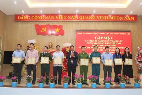 Bảo Lộc: Gặp mặt kỷ niệm 80 năm Ngày thành lập Quân đội Nhân dân Việt Nam