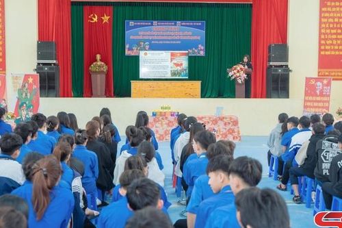 Tuyên truyền Luật Nghĩa vụ quân sự tại Trường PTDT nội trú THCS và THPT Mai Sơn