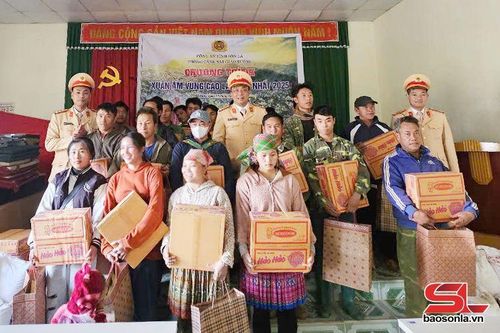 Chương trình 'Xuân ấm vùng cao' tại vùng cao Nà Ớt