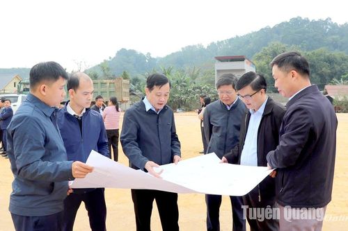 Phó Chủ tịch UBND tỉnh Nguyễn Thế Giang kiểm tra tiến độ dự án Bố trí ổn định dân cư tập trung tại Chiêm Hóa, Na Hang