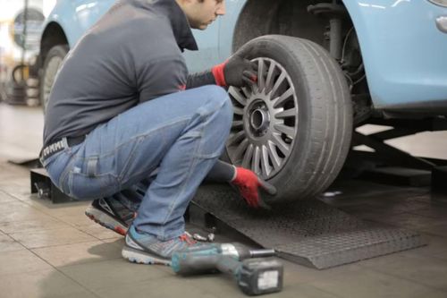 Hướng dẫn đảo lốp xe ô tô đúng cách với từng hệ dẫn động