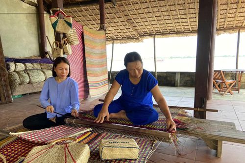 Người giữ nghề dệt chiếu Kim Bồng