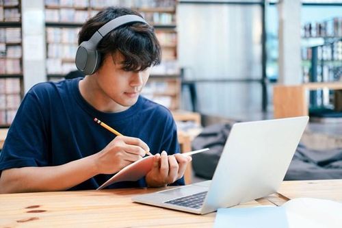 Microlearning: Giải pháp tối ưu nâng cao kỹ năng tiếng Anh cho người bận rộn