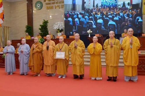 Ban Giáo dục Phật giáo TP.HCM tổng kết Phật sự, trao học bổng đến Tăng Ni các trường Phật học