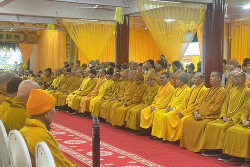 Thái Bình: Lễ nhập kim quan Hòa thượng Thích Thanh Định, chư tôn giáo phẩm viếng tang
