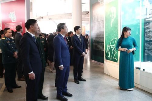 Giới thiệu hơn 200 tài liệu, hiện vật về bộ đội Cụ Hồ