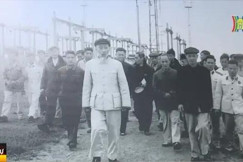 70 năm Bác Hồ về thăm Nhà máy đèn Bờ Hồ