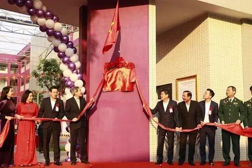 Gắn biển công trình Trường THCS Nguyễn Trãi