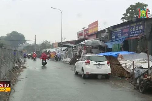 Kinh doanh vật liệu xây dựng bừa bộn trên đường 70