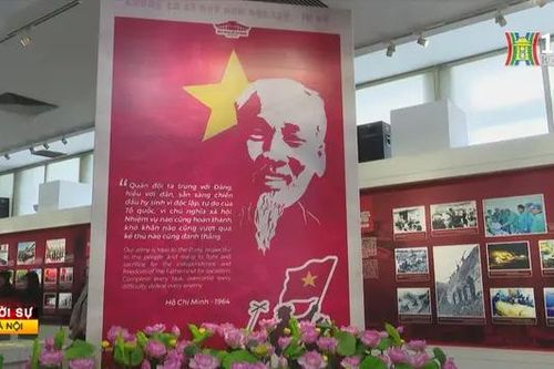 Khai mạc Triển lãm 'Xứng danh Bộ đội Cụ Hồ'