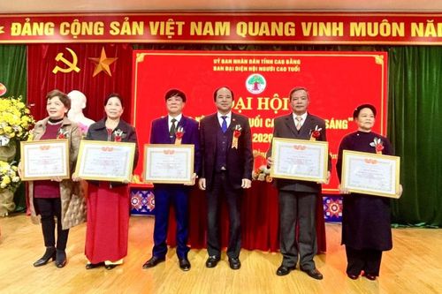 Đại hội thi đua yêu nước tuổi cao - gương sáng