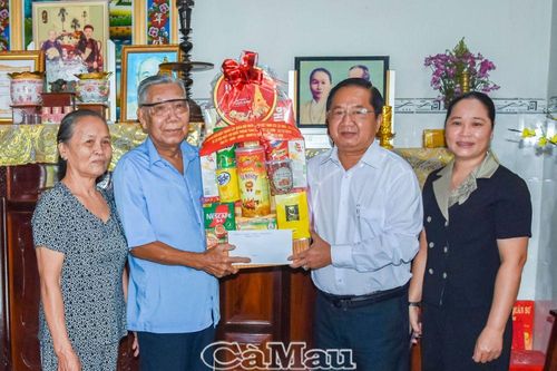 Tri ân sâu sắc đối với gia đình người có công