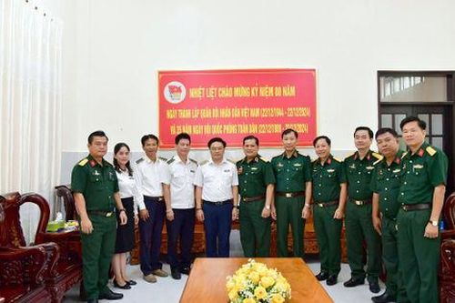 Kiểm toán nhà nước khu vực V thăm và chúc mừng kỷ niệm 80 năm ngày thành lập Quân đội Nhân dân Việt Nam