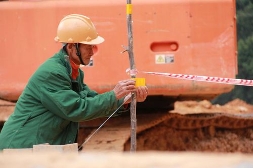 Khánh Hòa đề nghị khen thưởng lực lượng trắng đêm khắc phục sạt lở đèo Khánh Lê