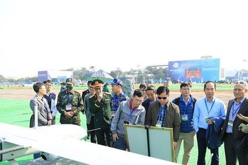 UAV chiến đấu thương hiệu Việt hút khách tham quan