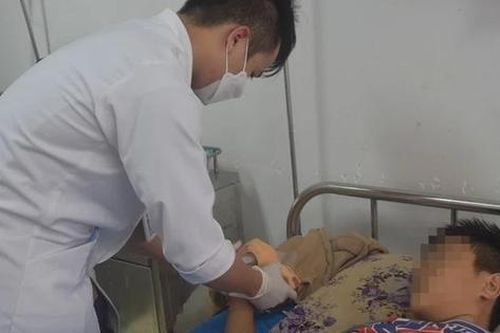 Nhiều thiếu niên thương vong vì pháo nổ, chuyên gia giáo dục khuyến cáo điều phụ huynh cần làm