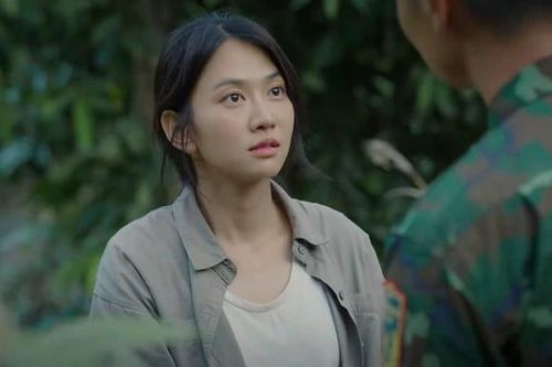 Thế khó của Lê Bống: Trang điểm chỉn chu lại không được khen bằng để mặt mộc