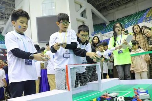Sôi động không khí Chung kết VSAR 2024: Thí sinh tự tin thi đấu, bại không nản