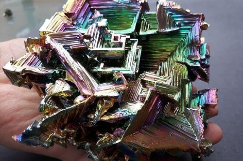 Những khoáng vật tự nhiên quý hiếm có đặc tính kỳ lạ trên thế giới