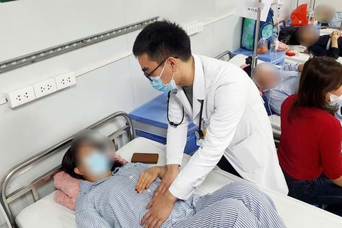 Vụ ngộ độc ở Long Biên: Năm bệnh nhân nặng âm tính với methanol, phát hiện nhiều type vi khuẩn