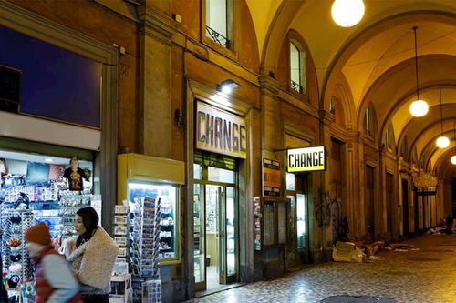Italy đối mặt triển vọng kinh tế mong manh